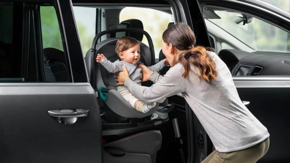 Britax Römer Baby Safe 3 I-Size Inkl. Flex Base ISense BR Midnight Grey 11 Britax Römer Baby Safe 3 I-Size Inkl. Flex Base ISense BR Midnight Grey – Bild 9