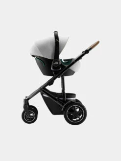 Britax Römer Britax Baby Safe ISense Nordic Grey -Kinderwagen Verkäufe 2024 BABY SAFE iSENSE NordicGrey 05 SMILE III 2021 72dpi 2000x2000
